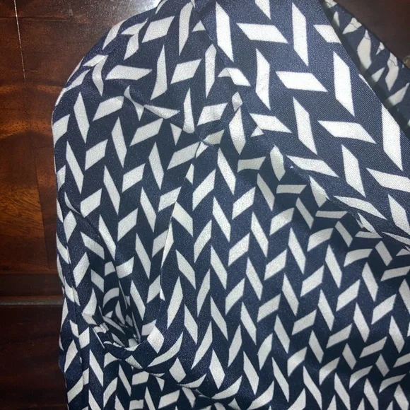 Theory Blue and White Patterned 100 silk Trousers - Picture 7 of 7